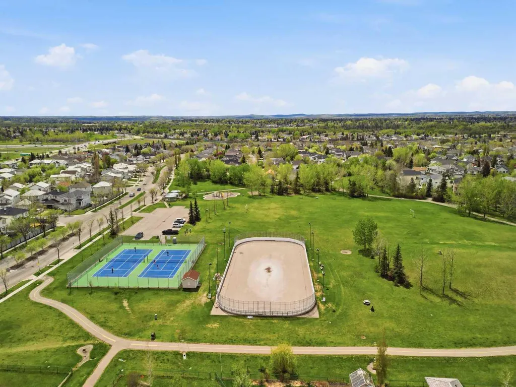 11 Les Jardins Park SE Calgary AB T2C 5V3