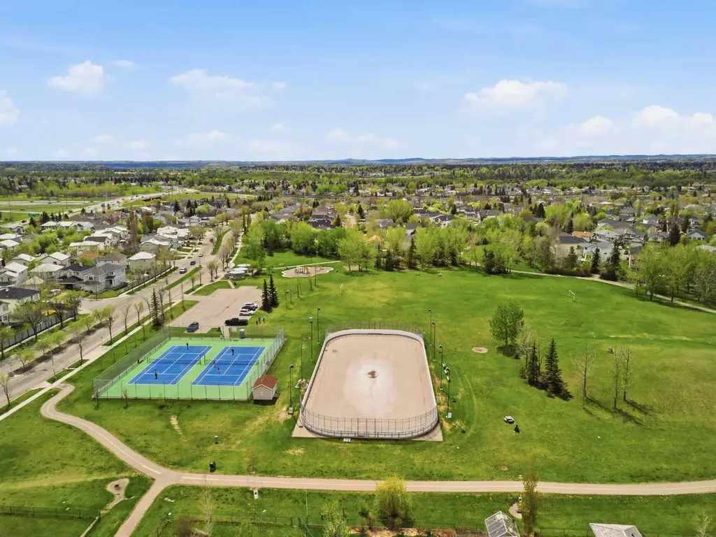11 Les Jardins Park SE Calgary AB T2C 5V3