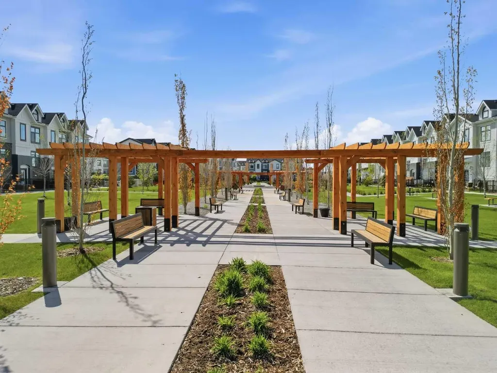 11 Les Jardins Park SE Calgary AB T2C 5V3