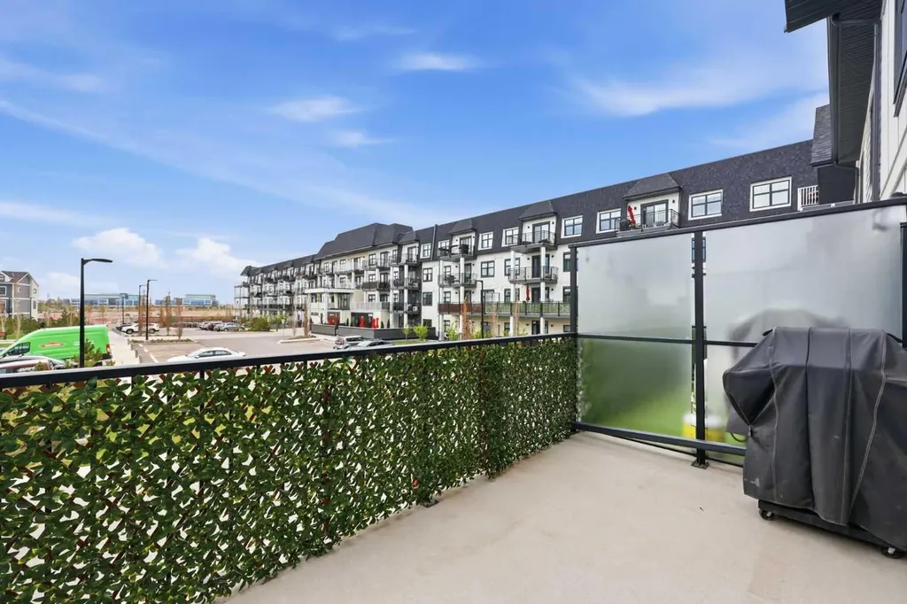 11 Les Jardins Park SE Calgary AB T2C 5V3