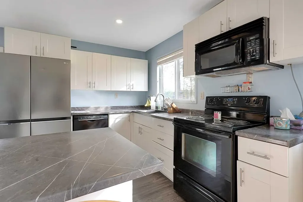 250 Cornett Drive Red Deer AB T4P 2W2