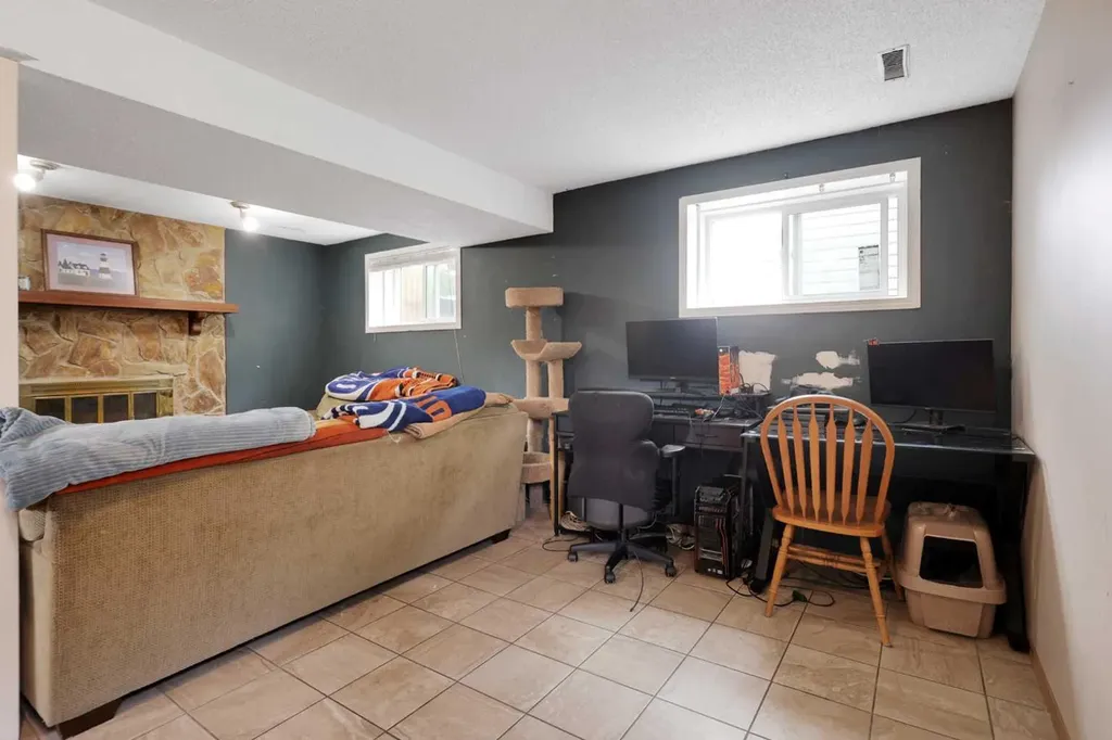 250 Cornett Drive Red Deer AB T4P 2W2
