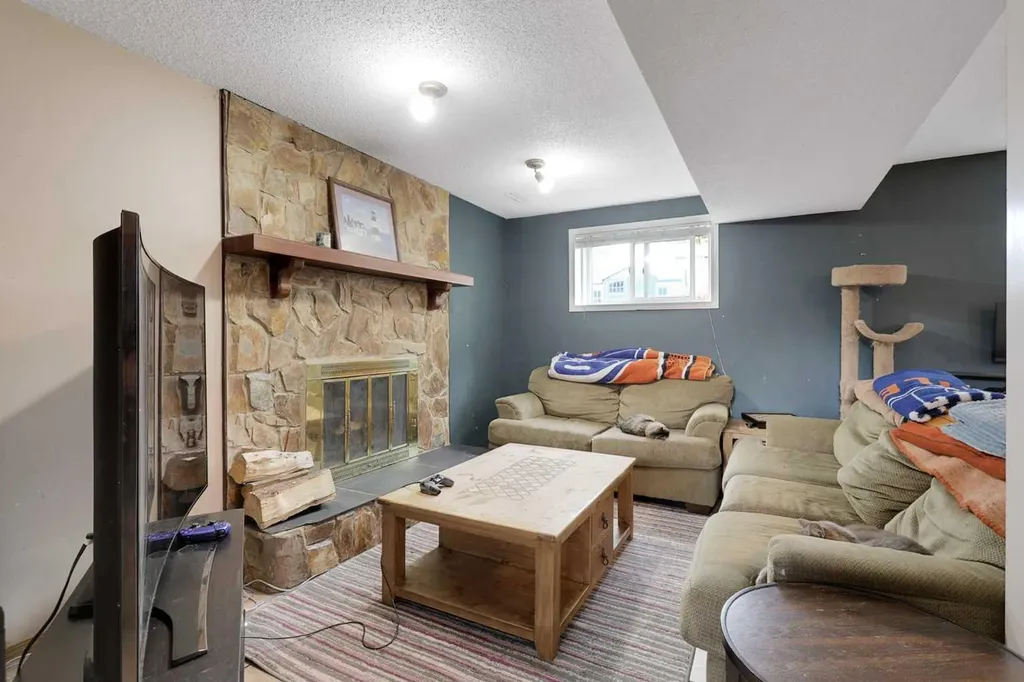 250 Cornett Drive Red Deer AB T4P 2W2