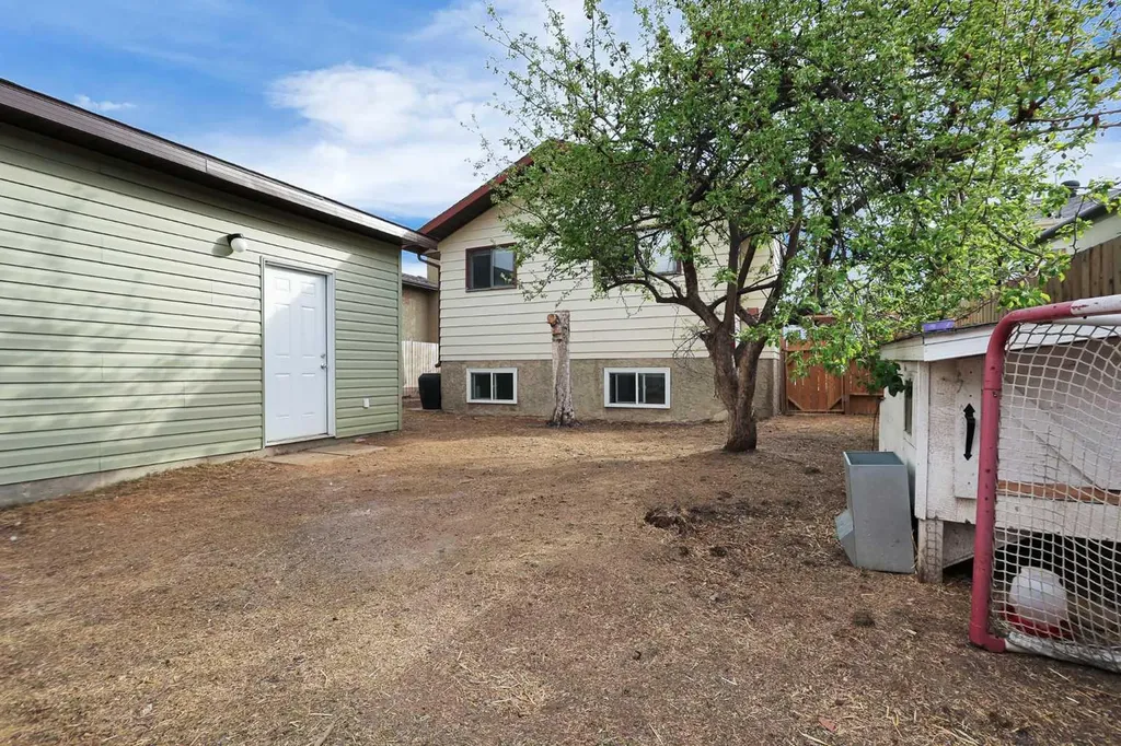 250 Cornett Drive Red Deer AB T4P 2W2