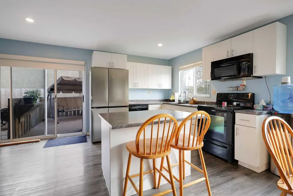 250 Cornett Drive Red Deer AB T4P 2W2