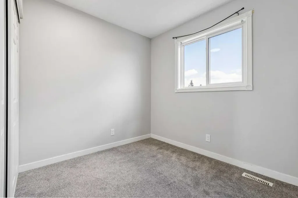 367 Martinbrook Place NE Calgary AB T3J3E3