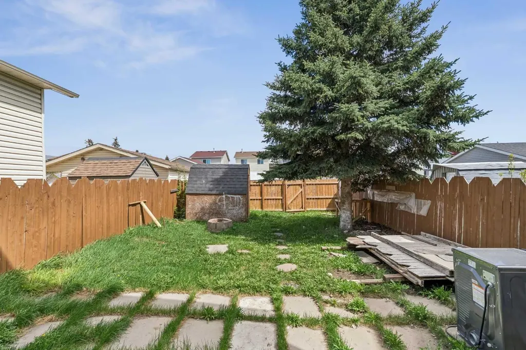 367 Martinbrook Place NE Calgary AB T3J3E3
