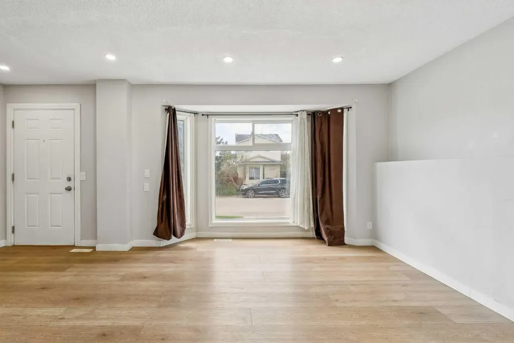 367 Martinbrook Place NE Calgary AB T3J3E3