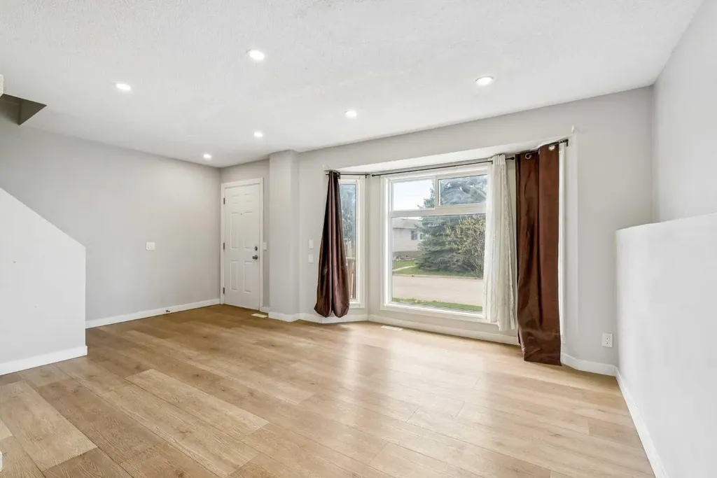 367 Martinbrook Place NE Calgary AB T3J3E3