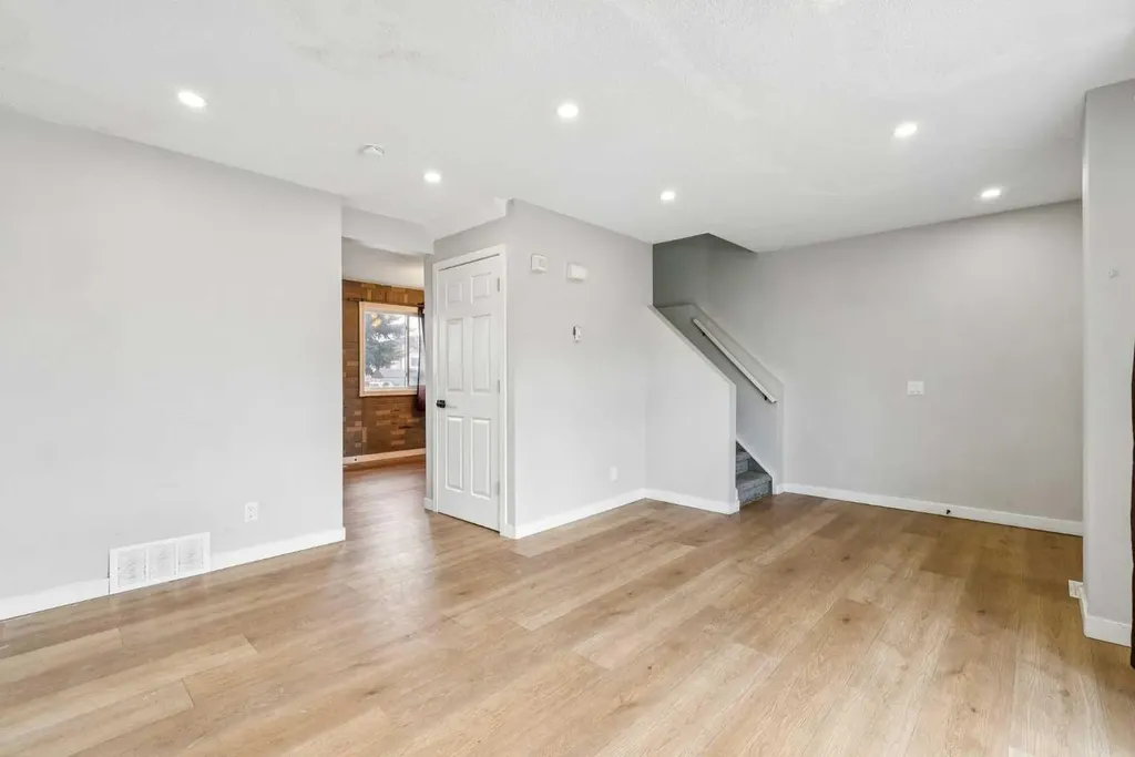 367 Martinbrook Place NE Calgary AB T3J3E3