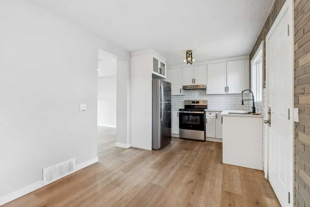 367 Martinbrook Place NE Calgary AB T3J3E3