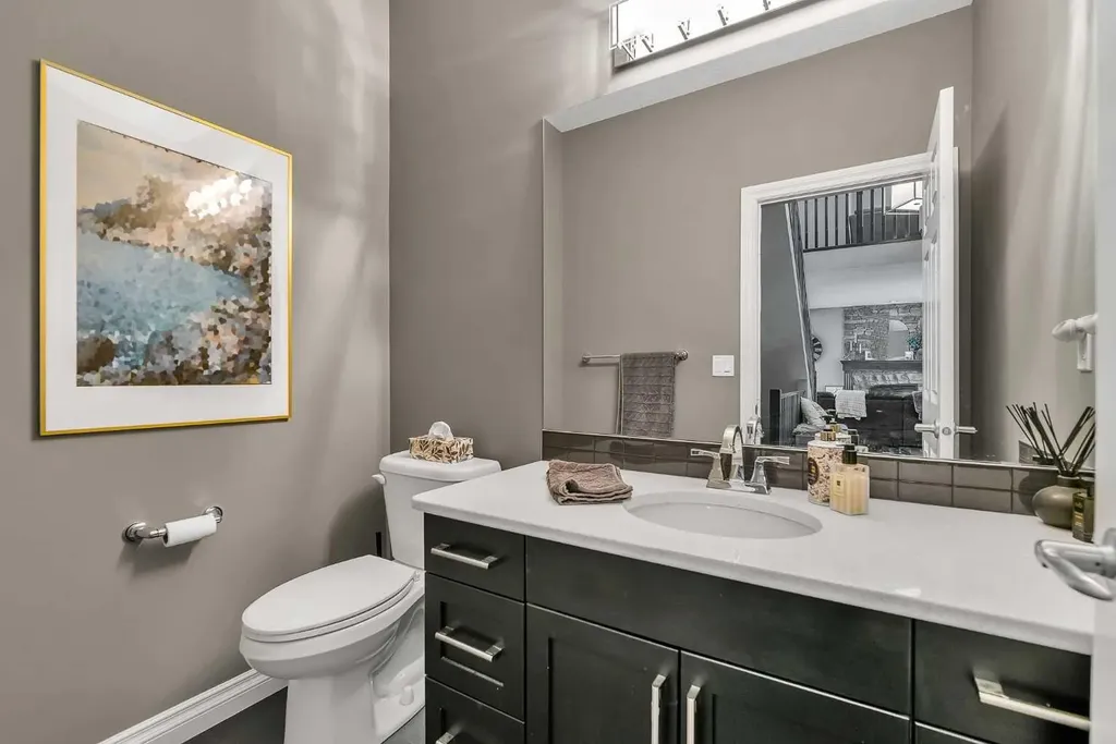8223 9 Avenue SW Calgary AB T3H 0W2