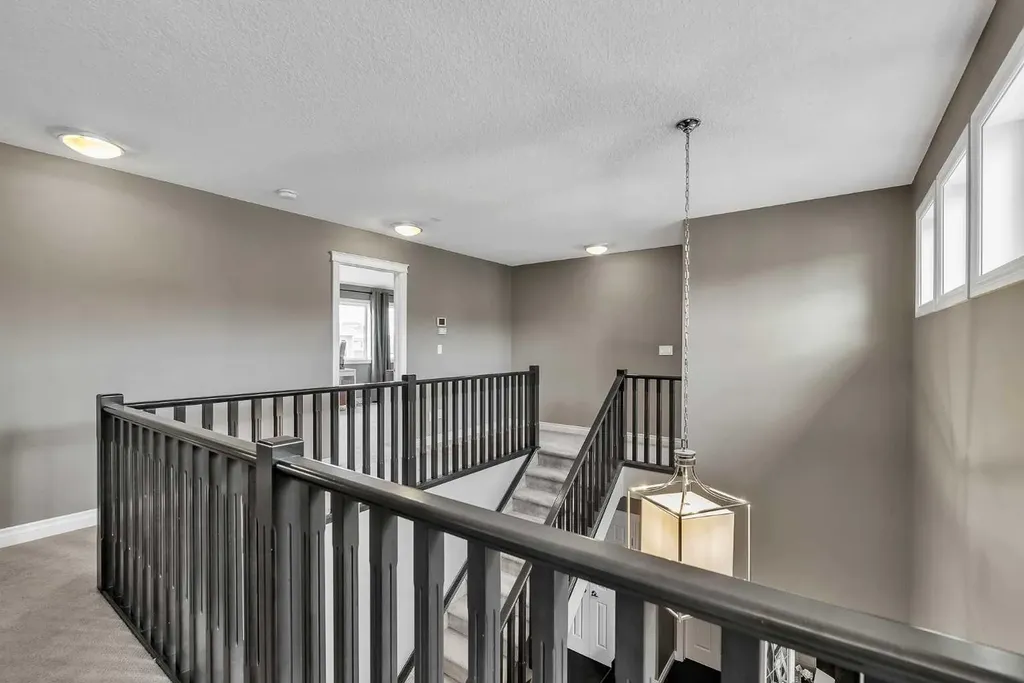 8223 9 Avenue SW Calgary AB T3H 0W2
