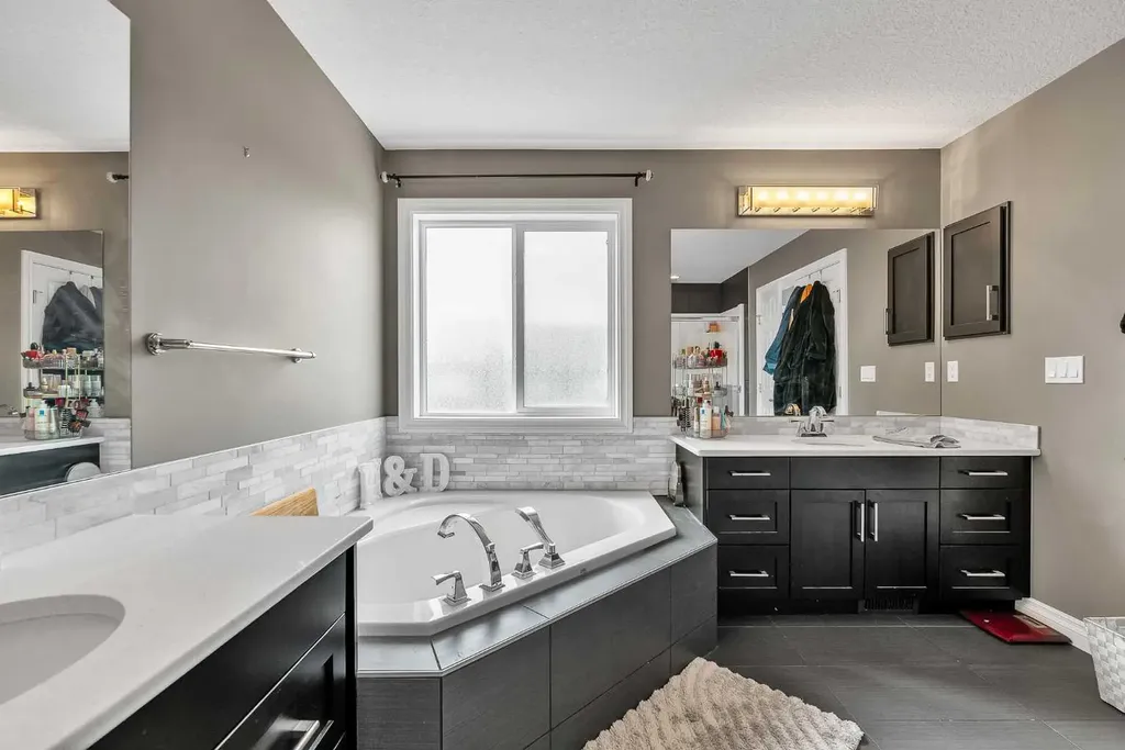 8223 9 Avenue SW Calgary AB T3H 0W2