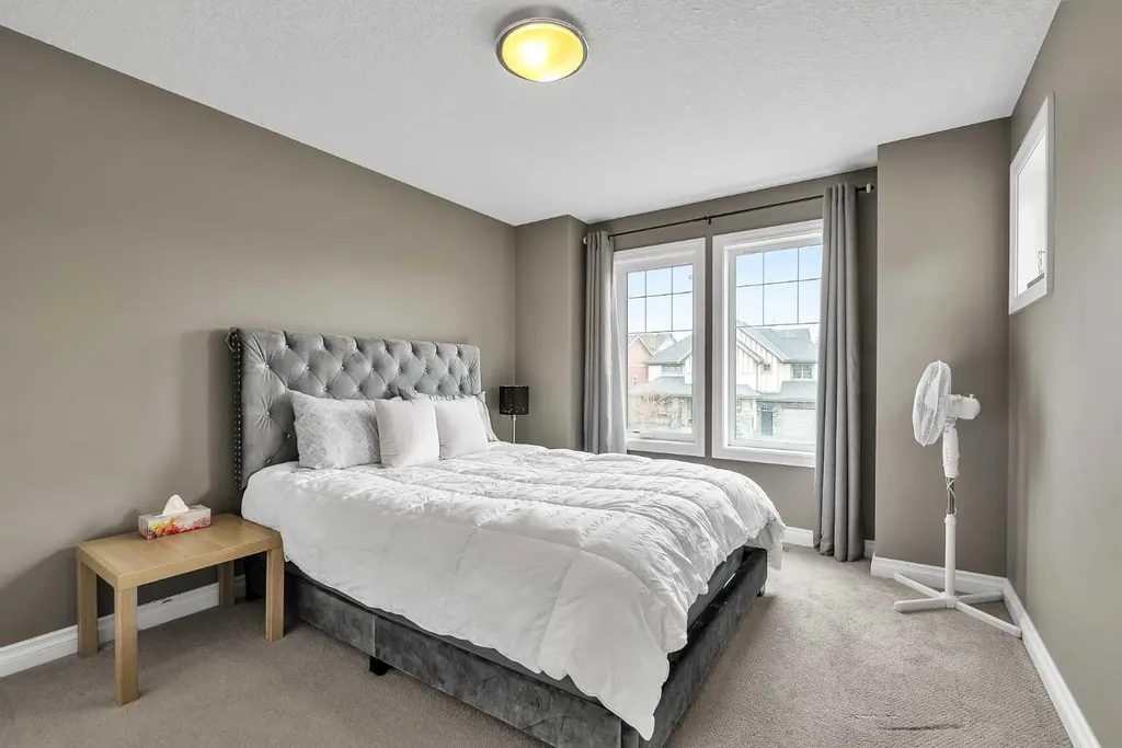 8223 9 Avenue SW Calgary AB T3H 0W2