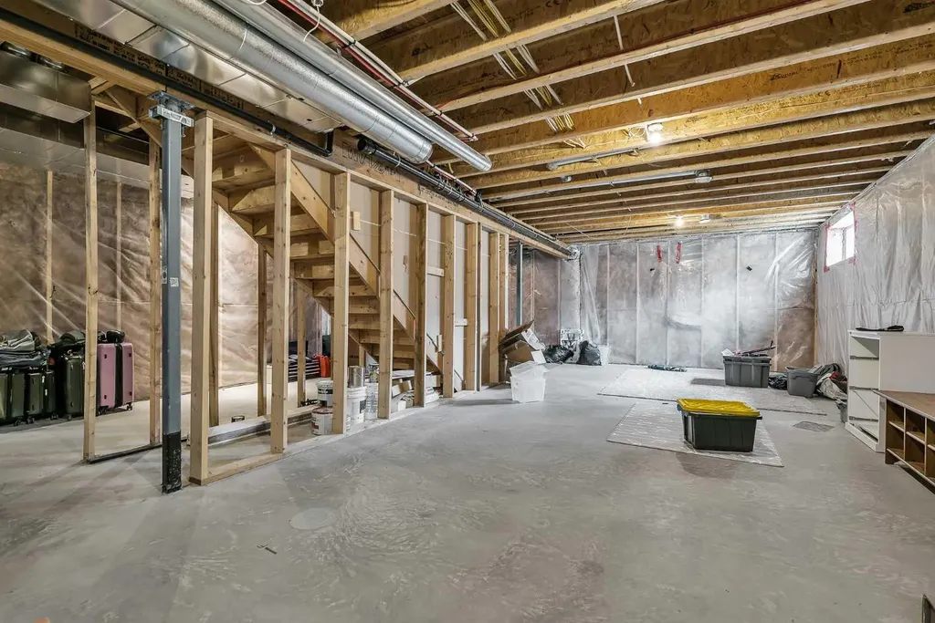 8223 9 Avenue SW Calgary AB T3H 0W2