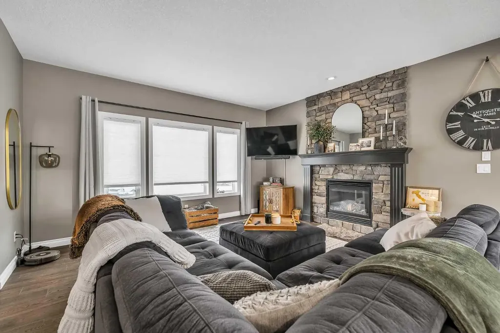 8223 9 Avenue SW Calgary AB T3H 0W2