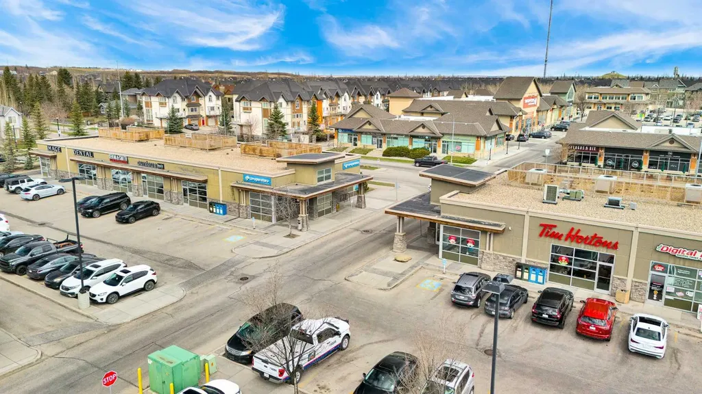 8223 9 Avenue SW Calgary AB T3H 0W2