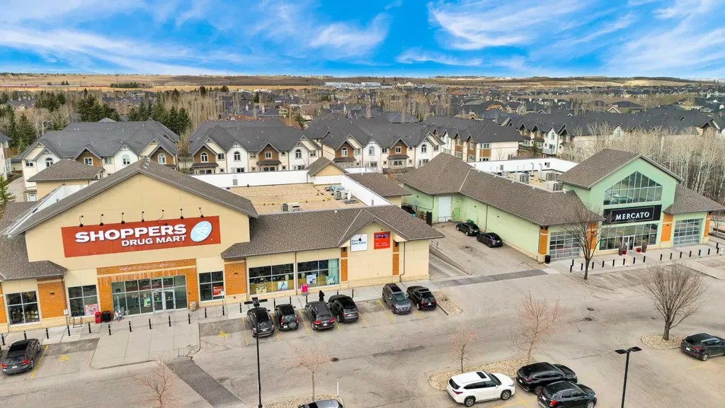 8223 9 Avenue SW Calgary AB T3H 0W2
