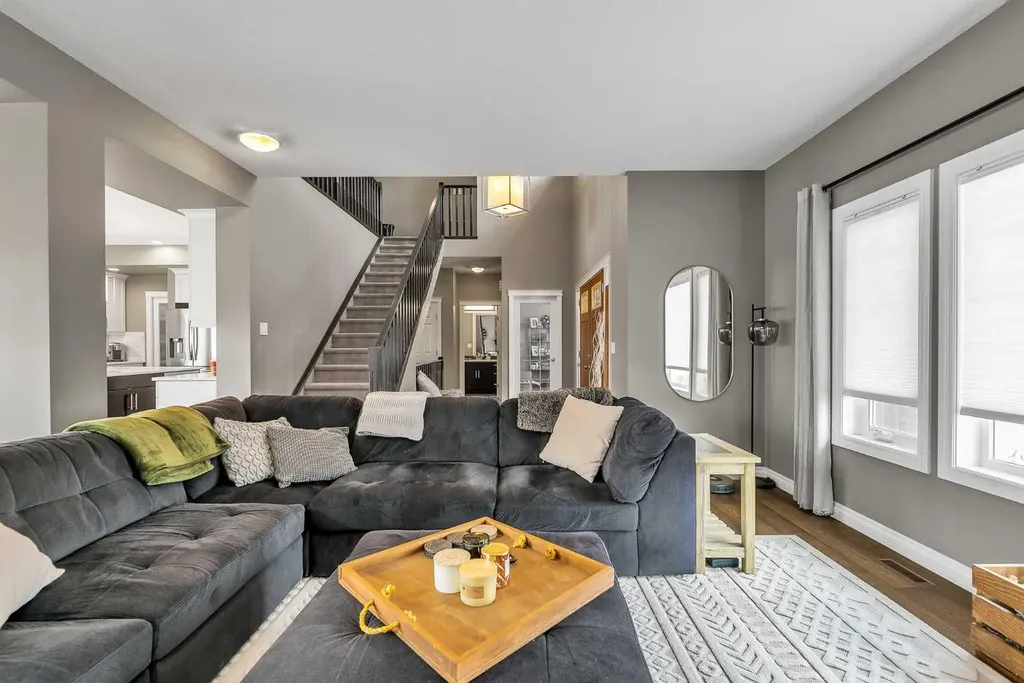 8223 9 Avenue SW Calgary AB T3H 0W2