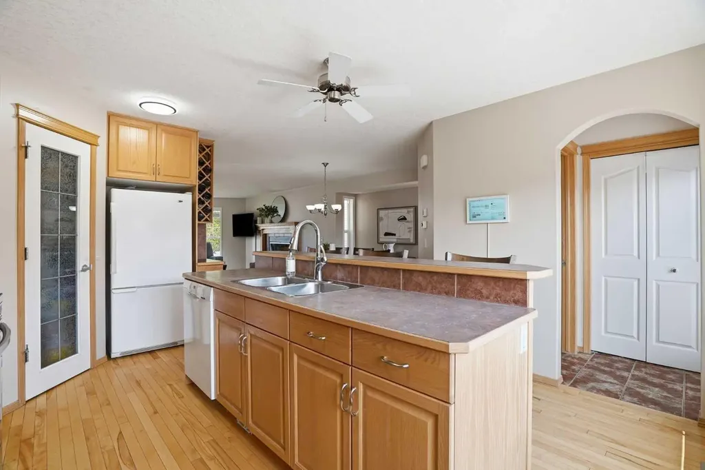 258 Cramond Circle SE Calgary AB T3M 1E4