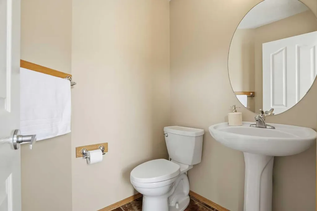 258 Cramond Circle SE Calgary AB T3M 1E4