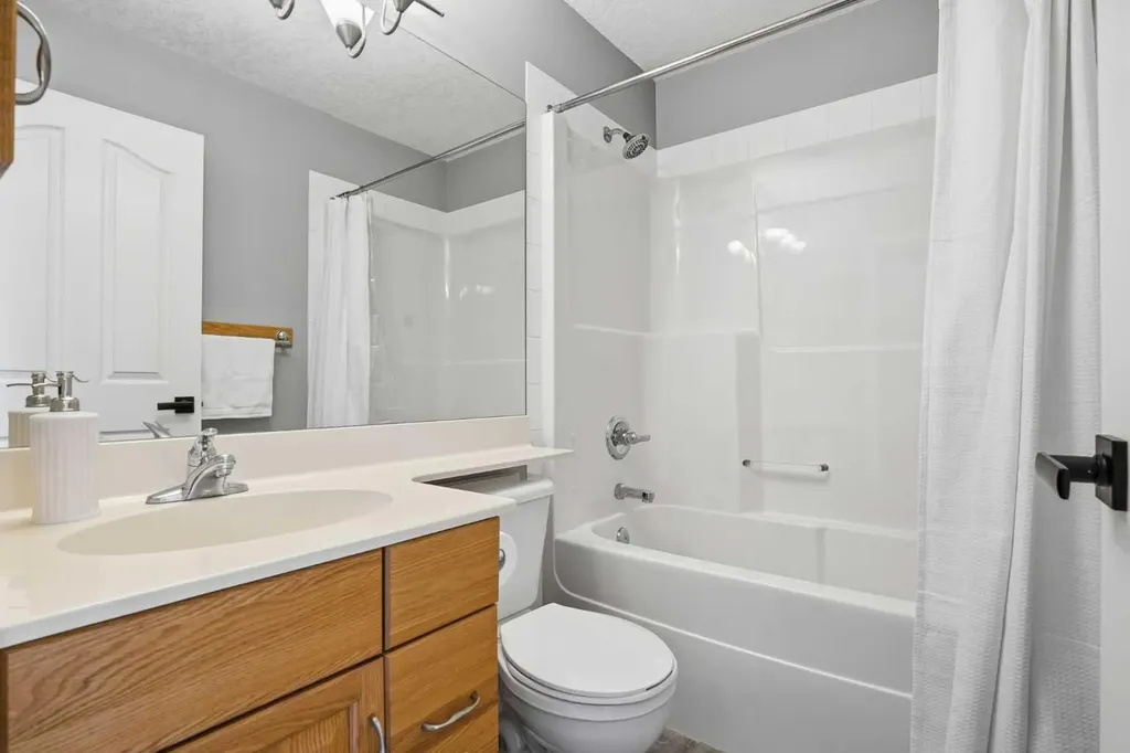 258 Cramond Circle SE Calgary AB T3M 1E4