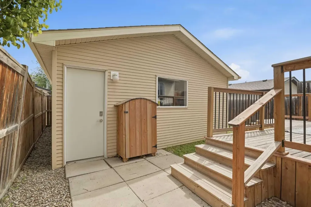 258 Cramond Circle SE Calgary AB T3M 1E4