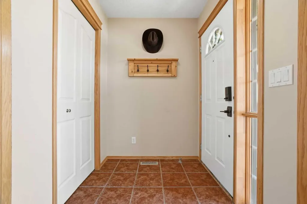 258 Cramond Circle SE Calgary AB T3M 1E4