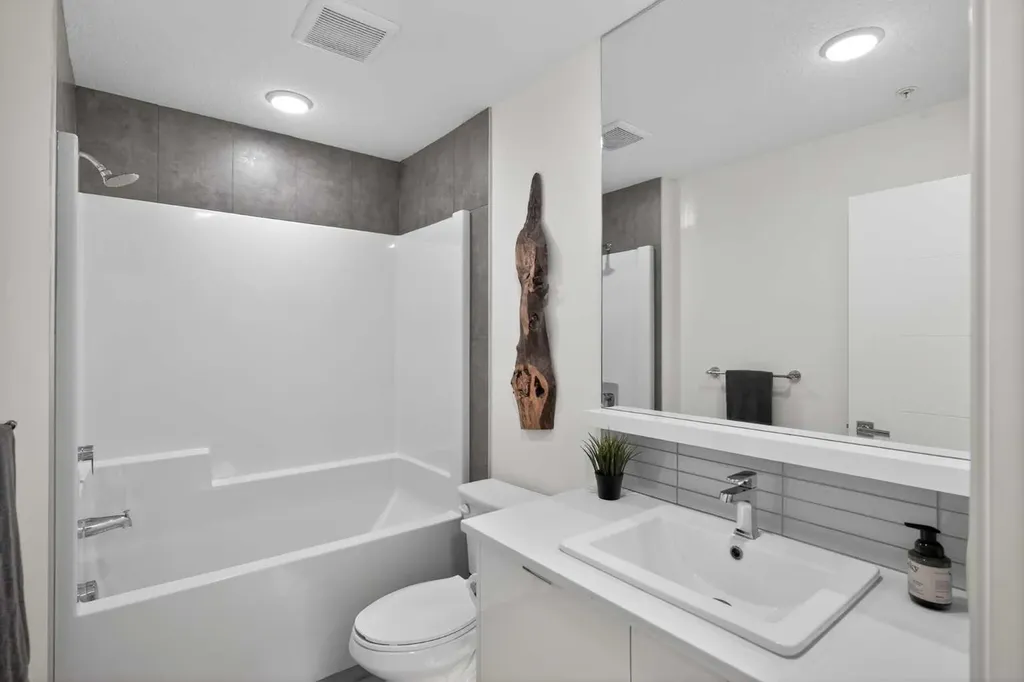 120 18 Avenue SW Calgary AB T2S 3H5