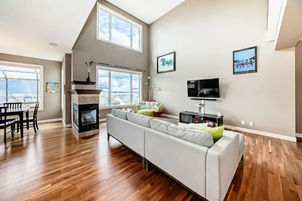 115 Sunset Way Cochrane AB T4C 0E9