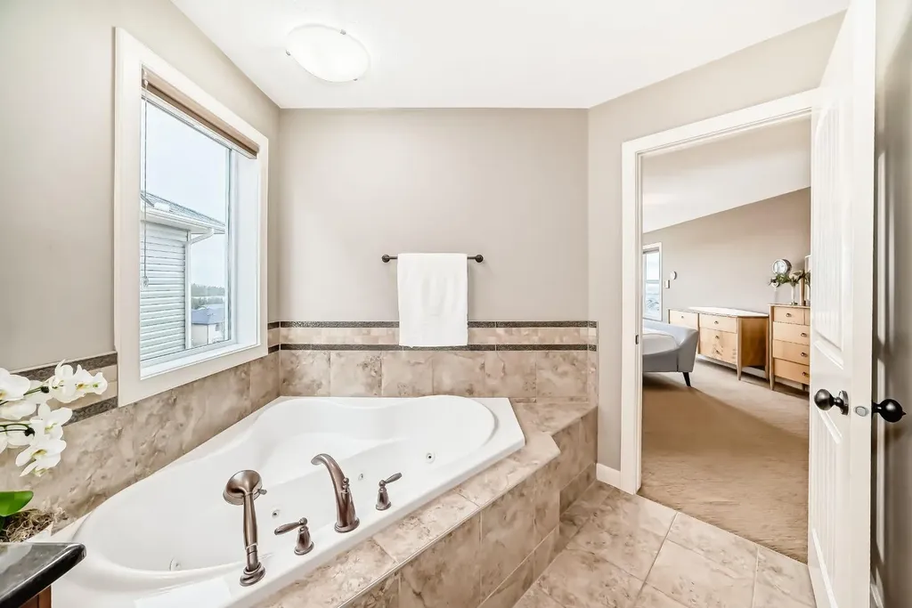 115 Sunset Way Cochrane AB T4C 0E9