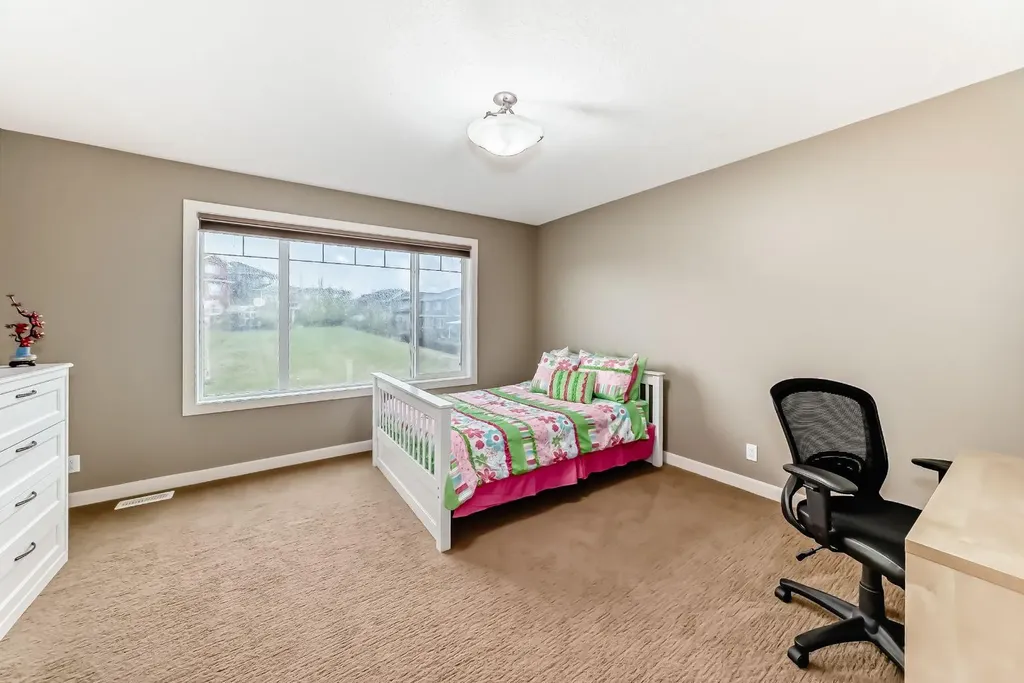 115 Sunset Way Cochrane AB T4C 0E9