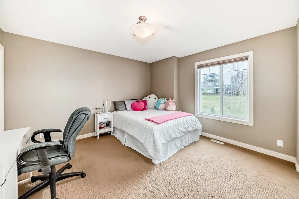 115 Sunset Way Cochrane AB T4C 0E9