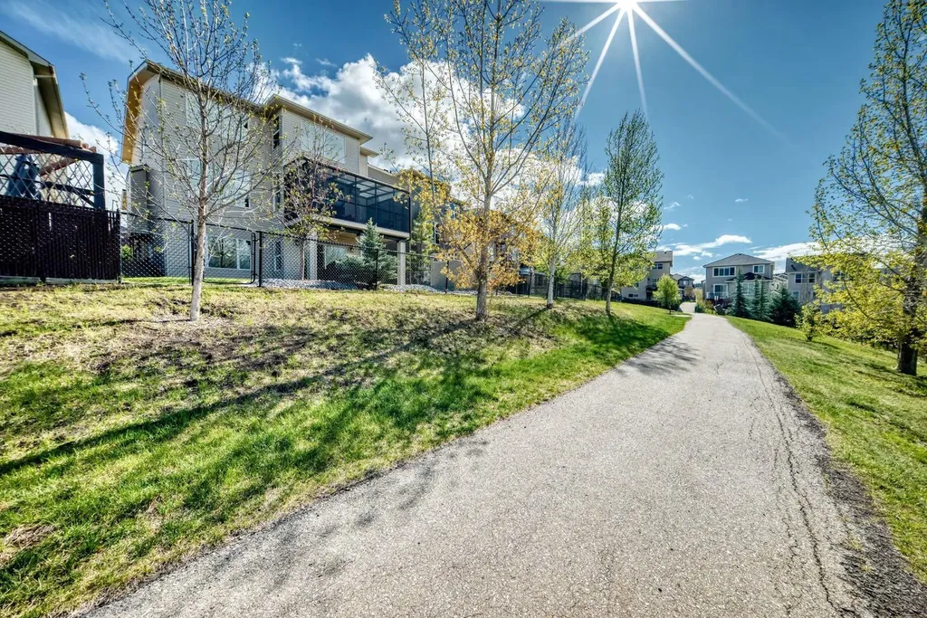 115 Sunset Way Cochrane AB T4C 0E9
