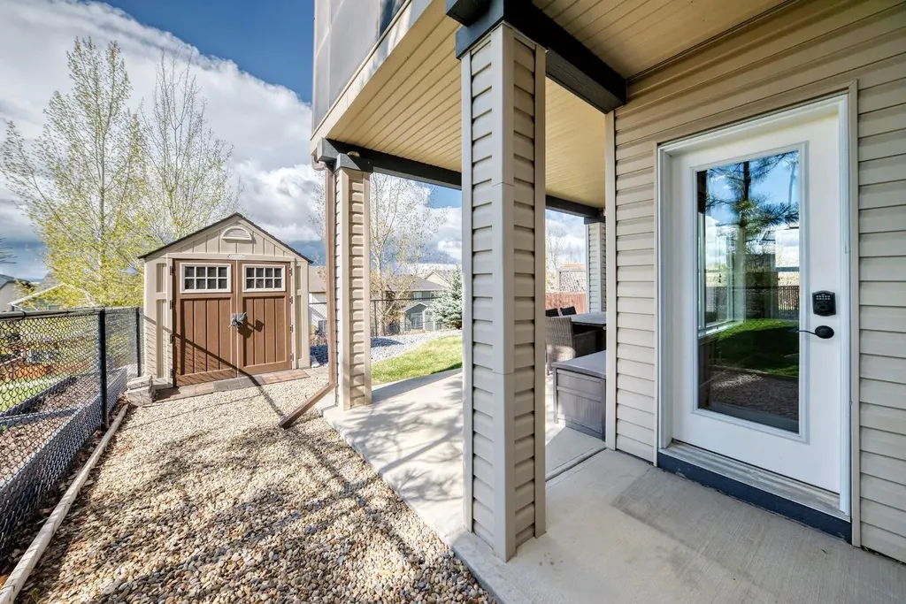 115 Sunset Way Cochrane AB T4C 0E9