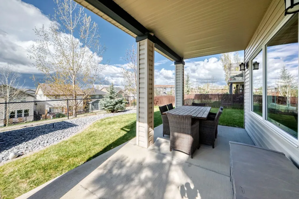 115 Sunset Way Cochrane AB T4C 0E9