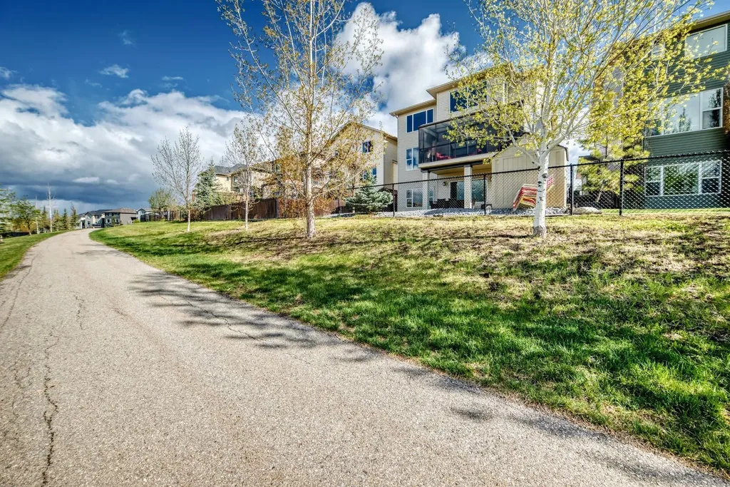 115 Sunset Way Cochrane AB T4C 0E9