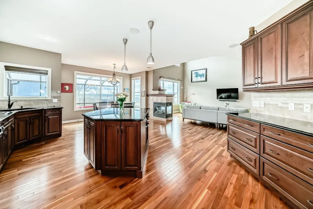 115 Sunset Way Cochrane AB T4C 0E9