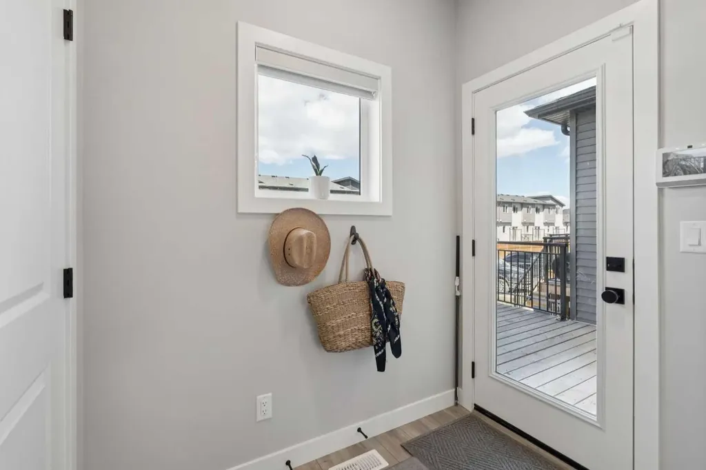 40 Emberside Grove Cochrane AB T4C 3C8