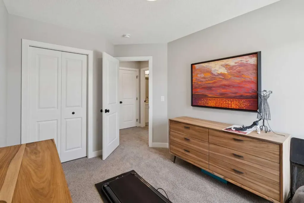 40 Emberside Grove Cochrane AB T4C 3C8