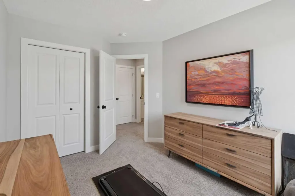 40 Emberside Grove Cochrane AB T4C 3C8
