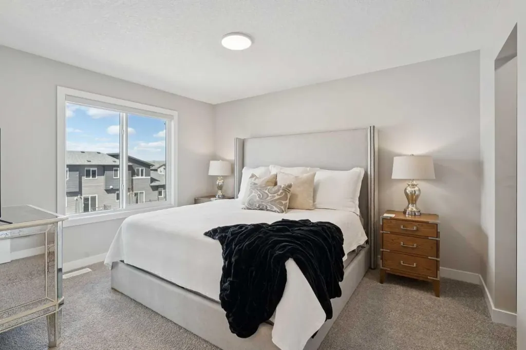 40 Emberside Grove Cochrane AB T4C 3C8