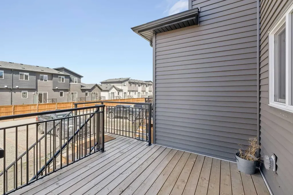 40 Emberside Grove Cochrane AB T4C 3C8