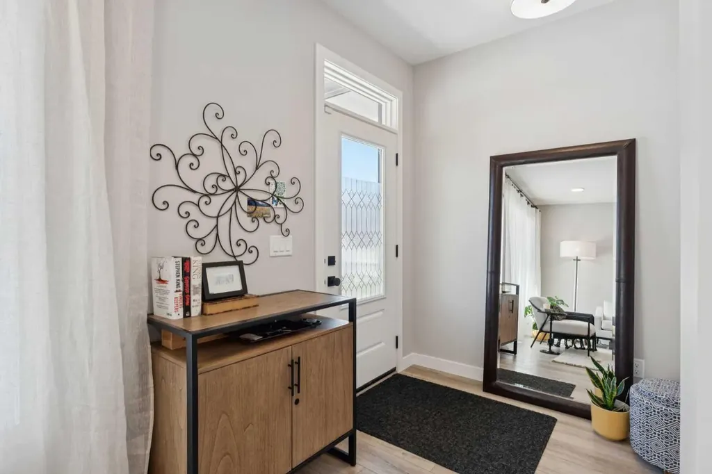 40 Emberside Grove Cochrane AB T4C 3C8