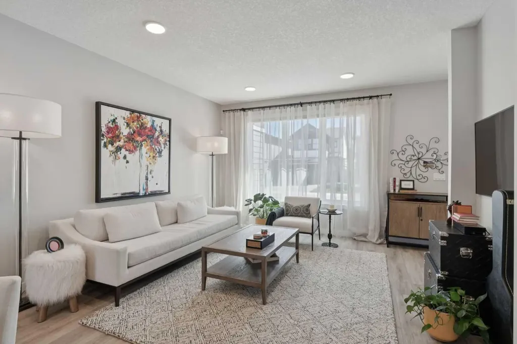 40 Emberside Grove Cochrane AB T4C 3C8