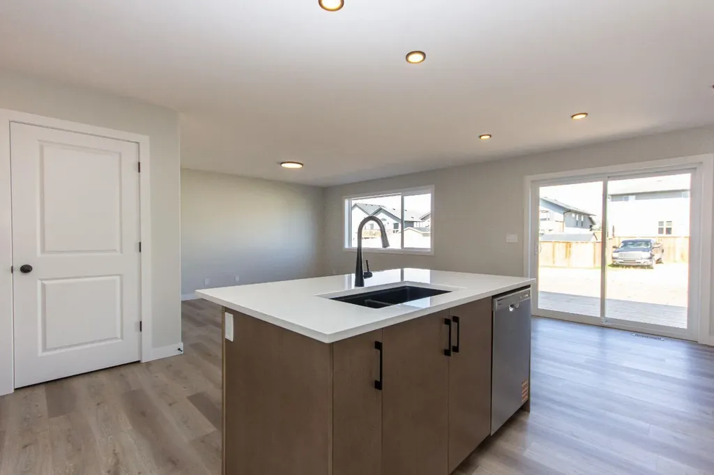 224 Augustus Way Penhold AB T0M 1R0