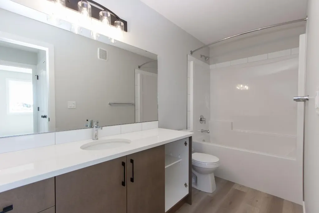 224 Augustus Way Penhold AB T0M 1R0