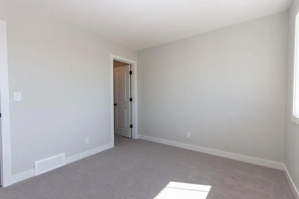 224 Augustus Way Penhold AB T0M 1R0