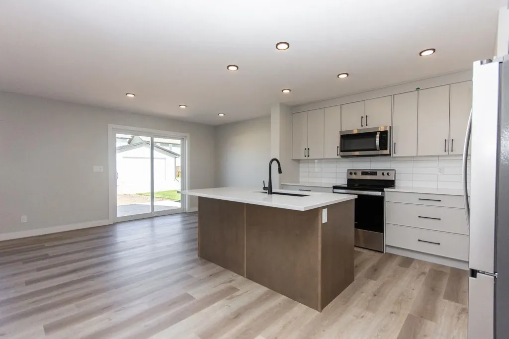 224 Augustus Way Penhold AB T0M 1R0